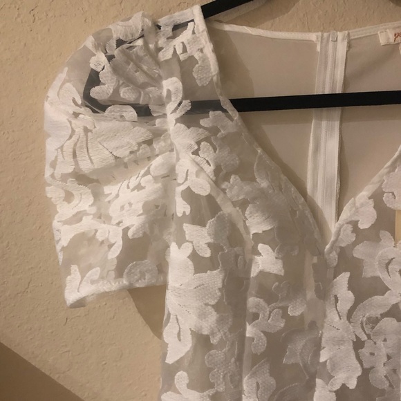 NWT Peach floral embroidered sheer top - Picture 3 of 3